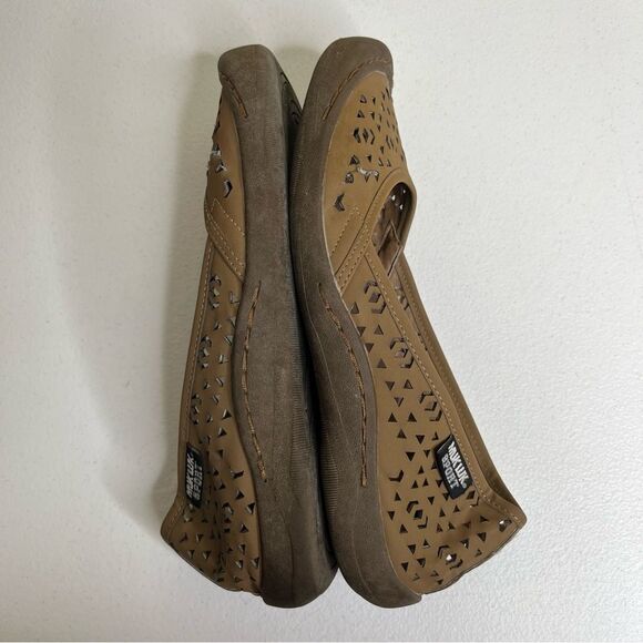 Muk Luk Sport Sandy Light Brown Cut Out Details Flat Loafer Moccasin Women 8 EVA - Picture 9 of 16